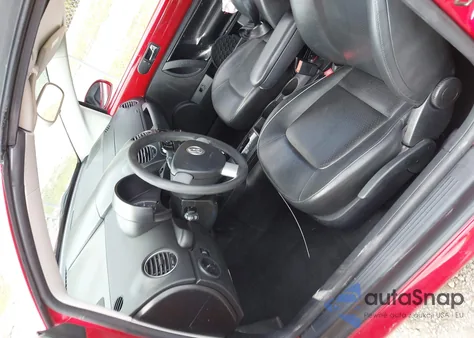 2007 Volkswagen New Beetle 2.5 z USA, uszkodzony, nr VIN 3VWRF31Y77M420578